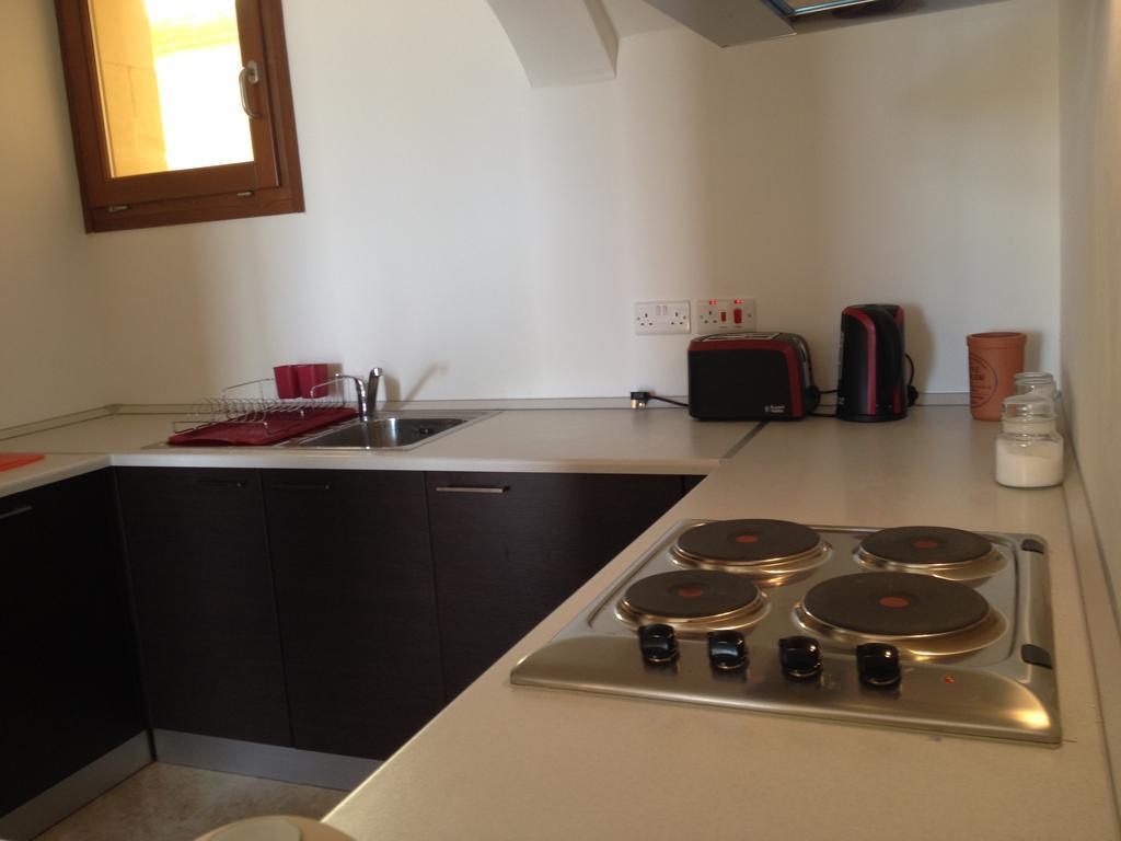 Fort Chambray Apartment Ghajnsielem Phòng bức ảnh